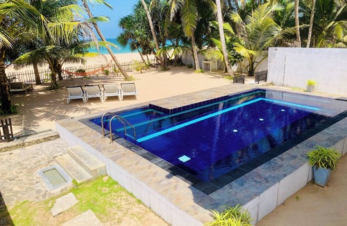 Hikkaduwa Villa | Duma Beach House Front Of The Beach And Private Pool