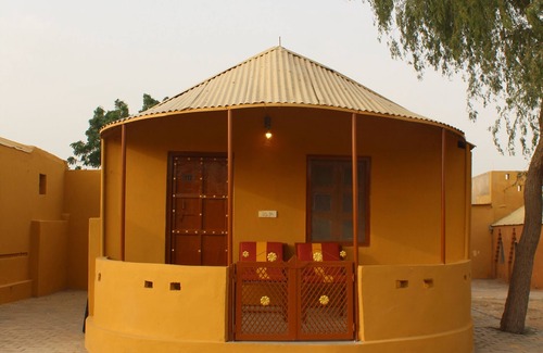 Kanoi Cottage | Dune safari camp & resort