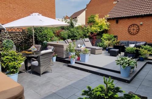 Weston-super-Mare Bed & Breakfast | Dungarvon House B&B, Luxury, Garden Hot Tub, Private Summerhouse, EV Point , 3x Bedroom Options