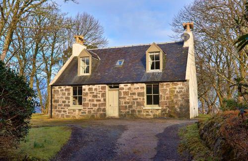 Caroy House | Dunvegan Castle Gardens Cottage