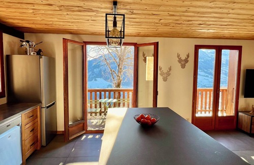 Doucy-Combelouviere Ski Chalet | Duo of chalets in the heart of the Grand Domaine (18pers)