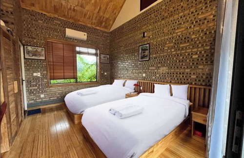 Son Tay Hostel | Duong Lam Village