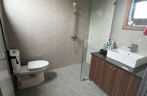 Son Tay Hostel | Duong Lam Village