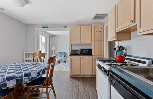Stone Harbor House | Duplex, 2 blocks from beach, Internet, Central A/C, Deck, Off Street Parking and more!