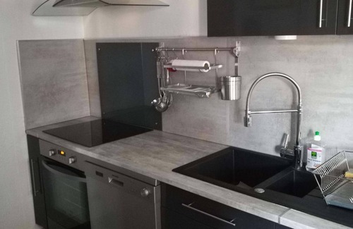 Dieppe Apartment | Duplex Apartment * WIFI, Linen provided