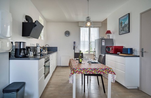 Plomodiern Apartment | Duplex apartment with large terrace facing the sea
