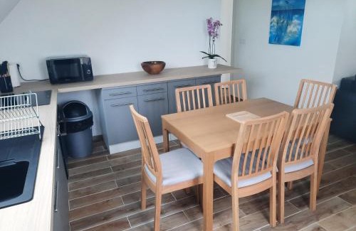 Saint-Come-de-Fresne Apartment | Duplex avec vue sur mer-La Rose des Vents