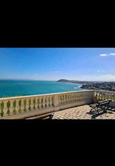 La Marsa Apartment | Duplex bien equipe securise avec jardin et veranda