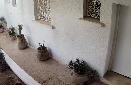 La Marsa Apartment | Duplex bien equipe securise avec jardin et veranda