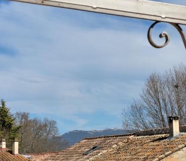 Sarrians Apartment | Duplex en terrasse sur les toits de Provence