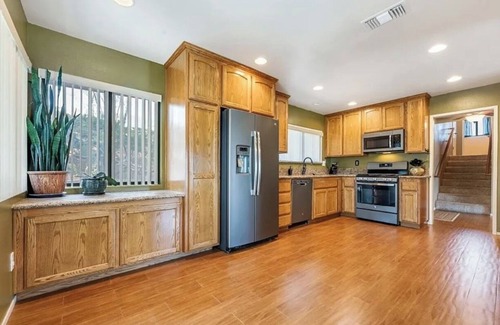 Banning House | Duplex House on the hill with a 3-bedroom in beautiful Banning with indoor pool.
