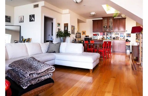 South Slope Apartment | Duplex Penthouse In The Sky w/360 Views & Hot Tub