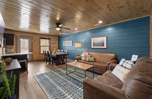 Pigeon Forge Cabin | Duplex Sleeps 16! No Steep Roads! 2 Hot Tubs, Arcades, Perfect for Groups