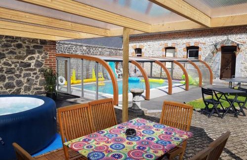 Saint-Hilaire-sur-Helpe House | Duplex Swimming Cats
