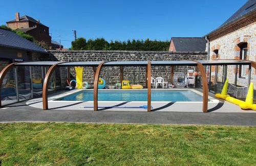 Saint-Hilaire-sur-Helpe House | Duplex Swimming Cats