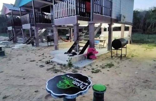 Kuala Krai Ski Chalet | Dusun Rimbun Agro Farmstay