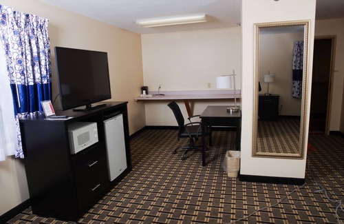 Orange City Hotel | Dutch Inn and Suites