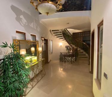 F-6 Sector House | E Lodge