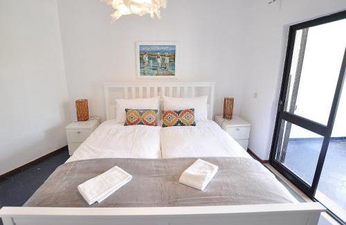 Alporchinhos House | E&M Beach House Aldeamento do Levante III