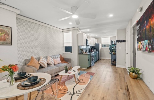 Passyunk Square Apartment | E Passyunk Ave 1 BR Gem- Prime Location
