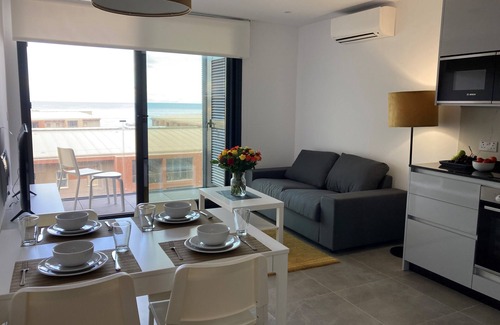Gibraltar Apartment | E1 Suites & Spa - Aparthotel Living - Junior Suite + Day Spa & Gym Membership