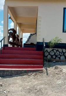 Lake Natron Bed & Breakfast | Eagle Nest lake Natron Guest House