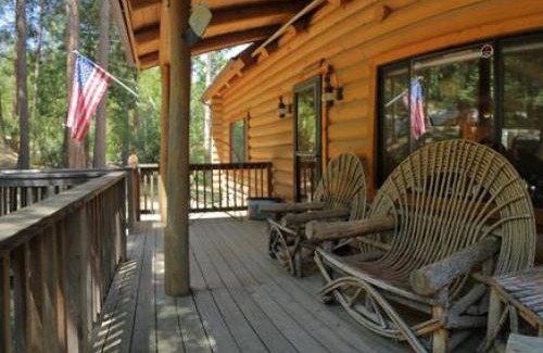 Idyllwild House | Eagles Nest - Natural Log Cabin with Guest House