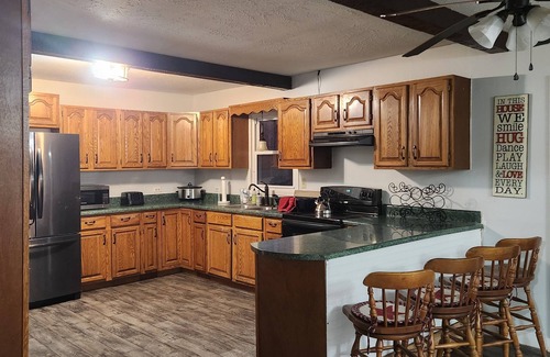 Rocky Gap House | Eagles Roost, Spacious House for large groups,Sleeps 12 comfortably