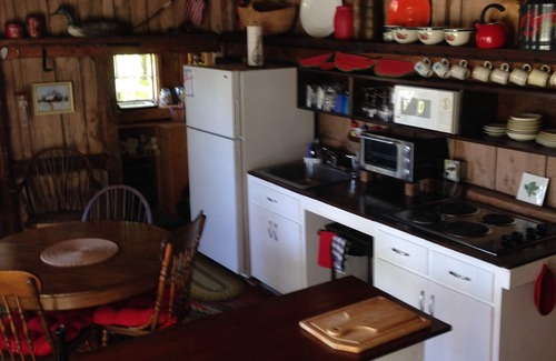 Pleasant Point Cottage | Early American Barn-Charming Salt Water Cottage In Historic Cushing, Maine