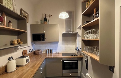East Horrington Cottage | Easel Cottage near Wells: comfortable quirky cosy