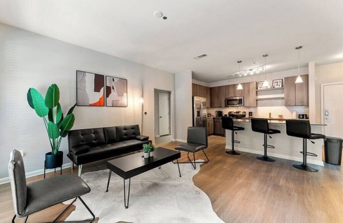 East Atlanta Apartment | East Atlanta Retreat Haven of Fun and Comfort!