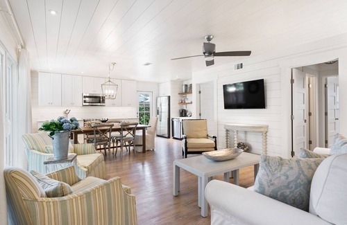 East Beach House | East Beach Retreat near Gould’s Inlet Beach Access – sleeps 6