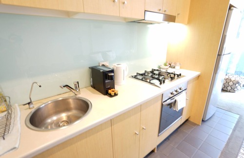 Adelaide Central Business District Apartment | East End CBD Apt-2 Queen beds+free secure parking+Netflix