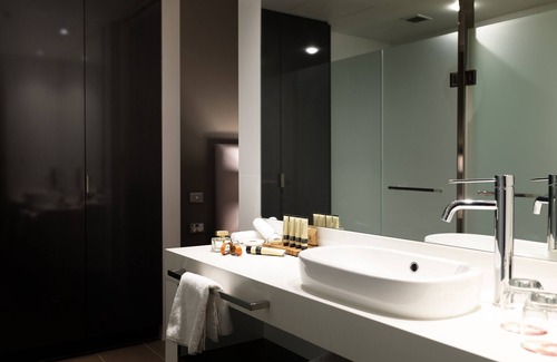 Griffith Hotel | East Hotel