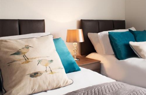 Thrapston House | East Midland House FREE Private Parking Fast WiFi Smart TV with Garden
