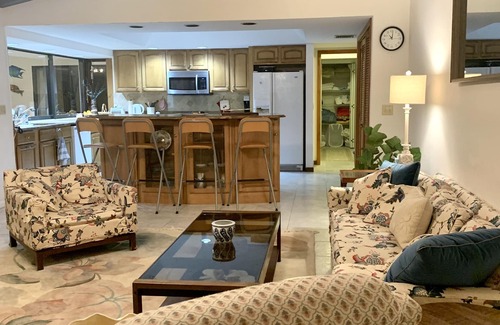 South Beach House | East of A1A, pool, steps from beach, pet friendly, South Beach