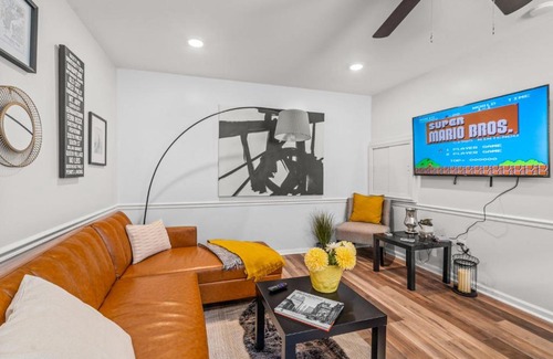 Passyunk Square Apartment | East Passyunk Trendy Apartment