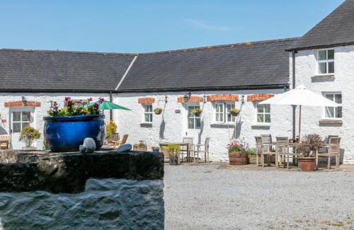 Stackpole Bed & Breakfast | East Trewent Farm