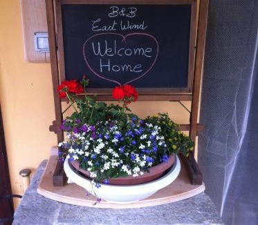 Medea Bed & Breakfast | East Wind