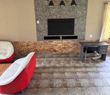 Magaliesberg House | EastClaire Guesthouse