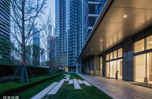 Huangpu Apartment | Eastern Hub - Three Bedroom Apt in Xintiandi, 50m from Metro, Many Shops and Malls Surrounded