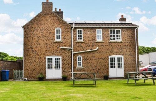 Leven House | Eastfield Cottage Free Parking And Ev Charger