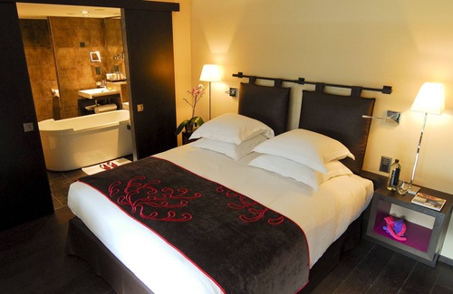 Paquis Navigation Hotel | Eastwest Hotel by Malone