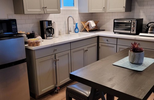 Oakhurst Apartment | Eastwood Escape Cottage 🔥Hot Tub 🔥