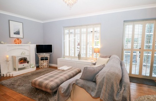 Maresfield House | EASTWOOD, romantic, character holiday cottage in Maresfield
