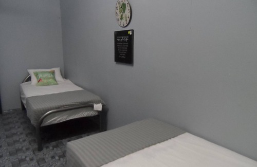 Klebang Kechil House | Easy access to town area and nearby popular eateries (not to be missed).