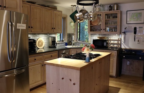 Hope House | EASY LANE COTTAGE - Town of Hope - Lermond Pond