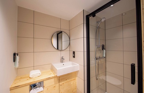 La Villette Hotel | easyHotel Marseille Euromed