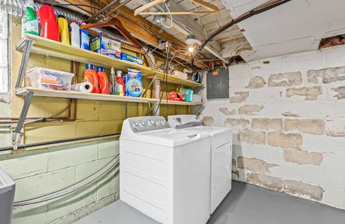 Royal Oak Apartment | Eclectic Bungalow in the Heart of Royal Oak