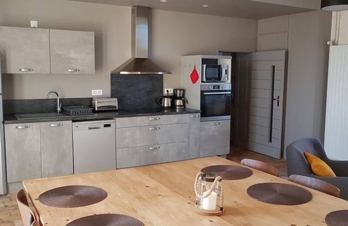 Linge Cottage | Eco-renovated rectory with terrace and pond view, near Brenne Regional Natural Park